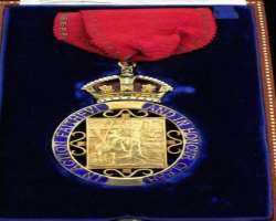 Finney turned down a CBE in 1980 and Knighthood in 2000 which he was awarded for his contribution to drama.